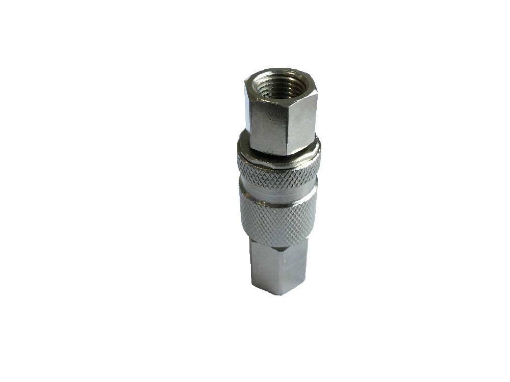 What is the most common hydraulic fitting?